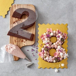 Royal Bagesæt Med Talskabeloner, Tyller Og Sprøjtepose